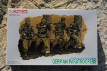images/productimages/small/German Paratroopers Dragon 3021 1;35 VOOR.jpg